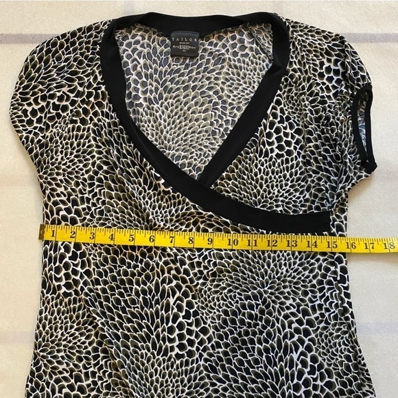 Tailor B. Moss Wrap Top Women’s Size Large - Picture 7 of 7